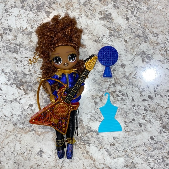 LOL Surprise OMG Remix Super Surprise Doll Ferocious/ Rock Band - Picture 4 of 9